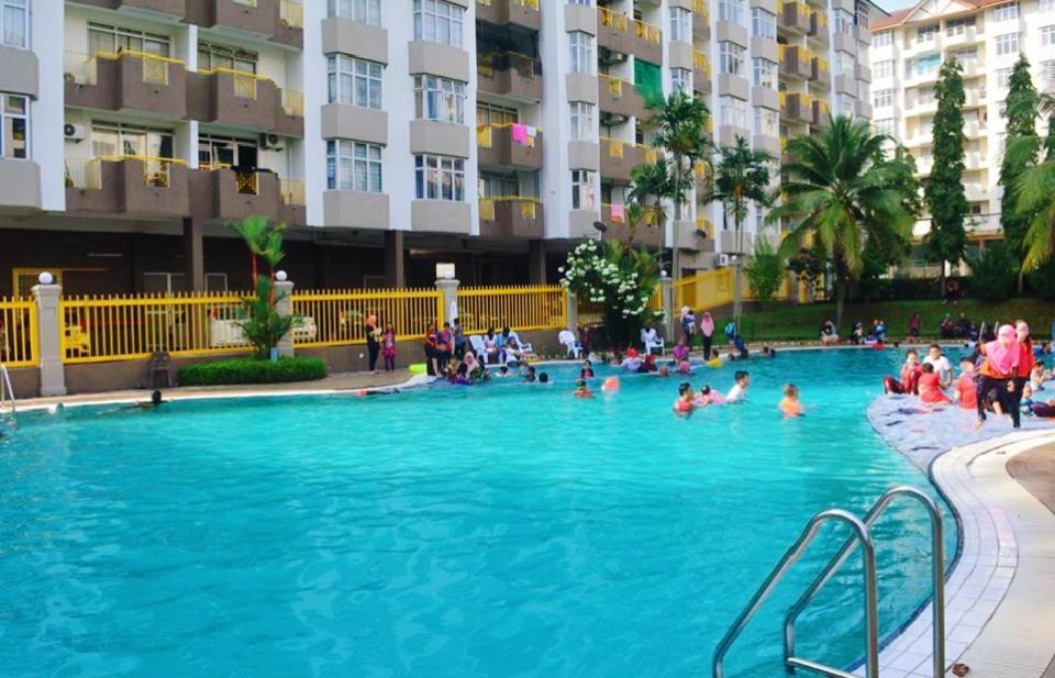 Sugarstay Homestay Teluk Kemang Петалинг Джая Екстериор снимка